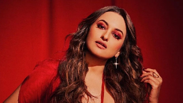 netizens trollings on sonakshi sinha for her double standards in festivals