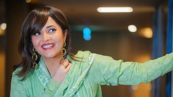 actress anasuya Bharadwaj birth day wishes to pushpa 2 director Sukumar