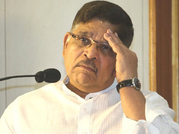 Mega Producer Allu Aravind made sensational comments on Ala Vaikunthapurramuloo hindi Remake Shehzada Mega Producer Allu Aravind made sensational comments on Ala Vaikunthapurramuloo hindi Remake Shehzada