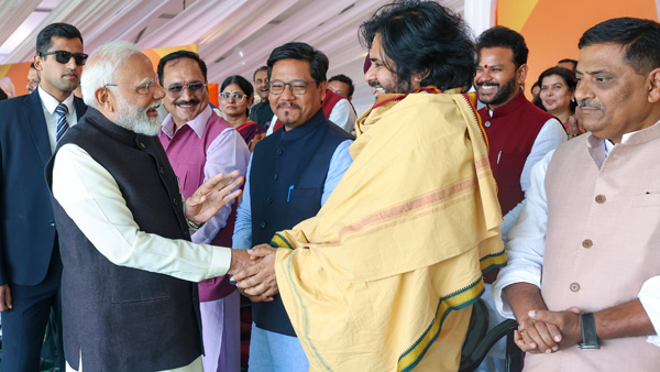 this is pawan range with narendra modi clip goes viral in social media