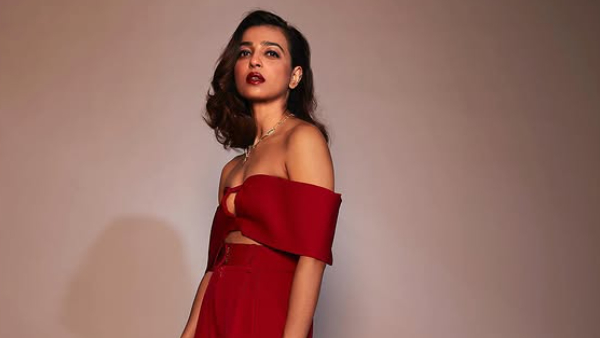 Actress Radhika Apte Stunning Stills in Black Outfit Heroine Latest Post Goes Viral Actress Radhika Apte Stunning Stills in Black Outfit Heroine Latest Post Goes Viral