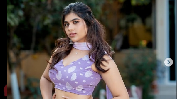 Jabardasth Fame Rithu Chowdary PhotoShoot with combination saree Her latest photos here