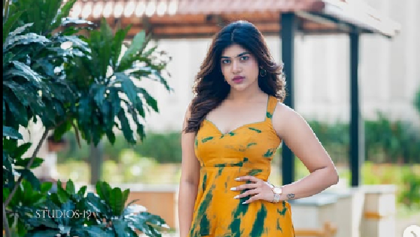 Jabardasth Fame Rithu Chowdary PhotoShoot with black saree Her latest photos here Jabardasth Fame Rithu Chowdary PhotoShoot with black saree Her latest photos here