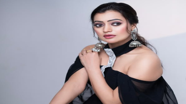 Anchor Sowmya Rao Nadig made sensational comments on anasuya bharadwaj and rashmi gautam