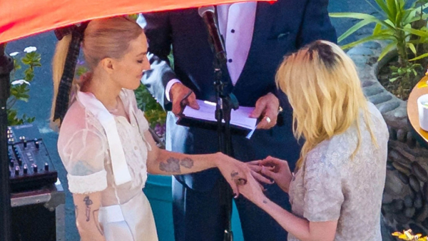 Twilight Actress Kristen Stewart Surprise wedding