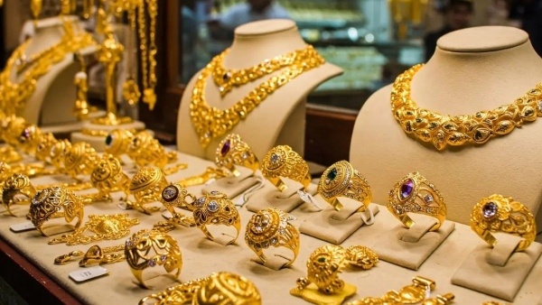 Gold Rates Tumble 2 Percent on MCX on Global Correction and profit booking amid weak global cues
