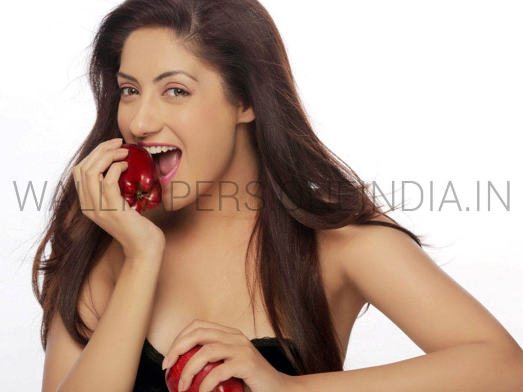 Gurleen Chopra Wallpapers