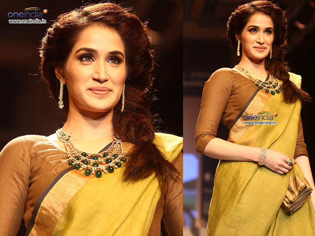 Sagarika Ghatge Wallpapers