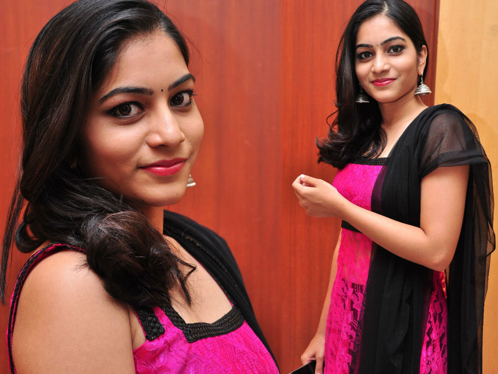 Punarnavi Bhupalam Wallpapers