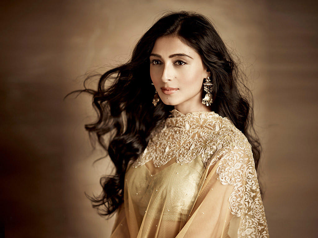 Pernia Qureshi Wallpapers