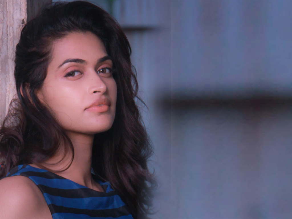 Salony Luthra Wallpapers