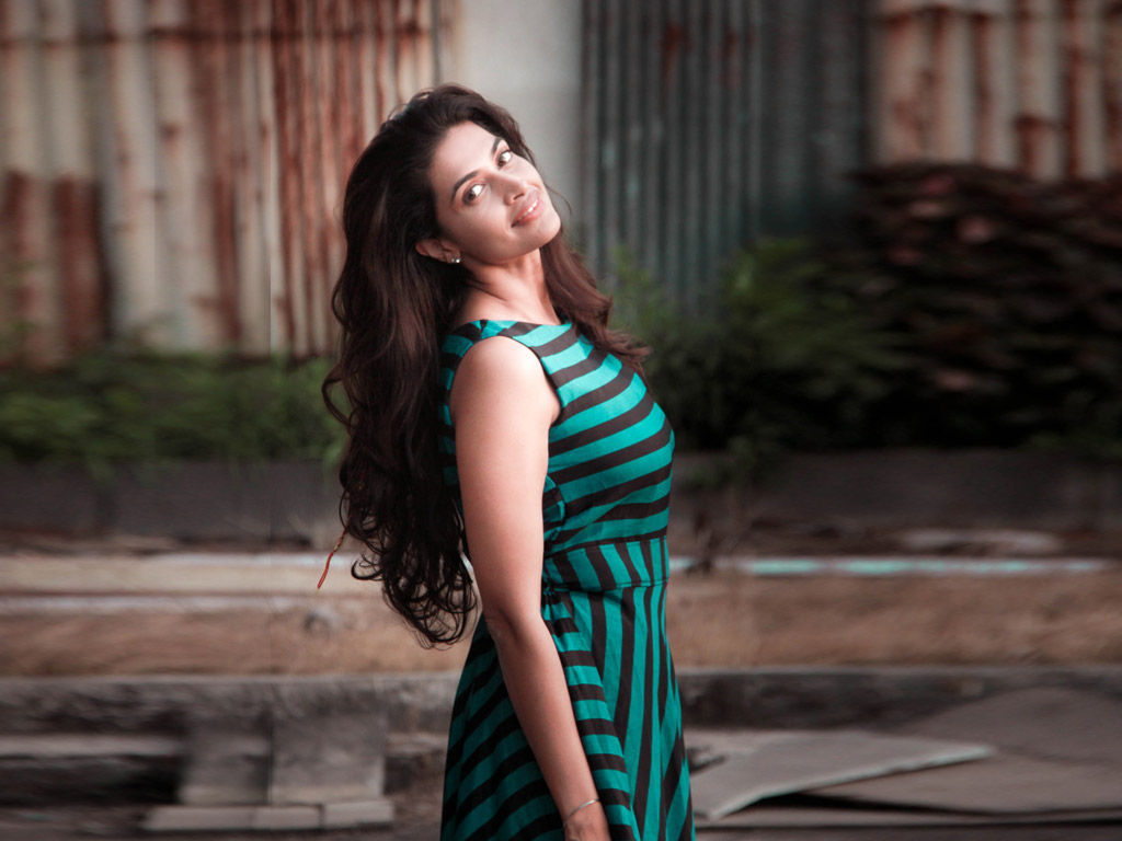 Salony Luthra Wallpapers