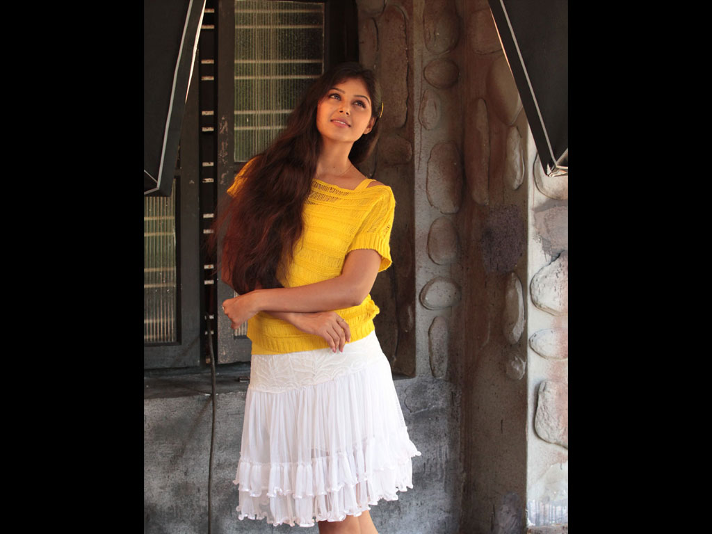 Monal Gajjar Wallpapers