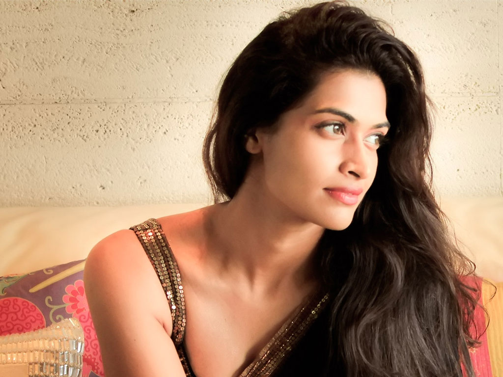 Salony Luthra Wallpapers