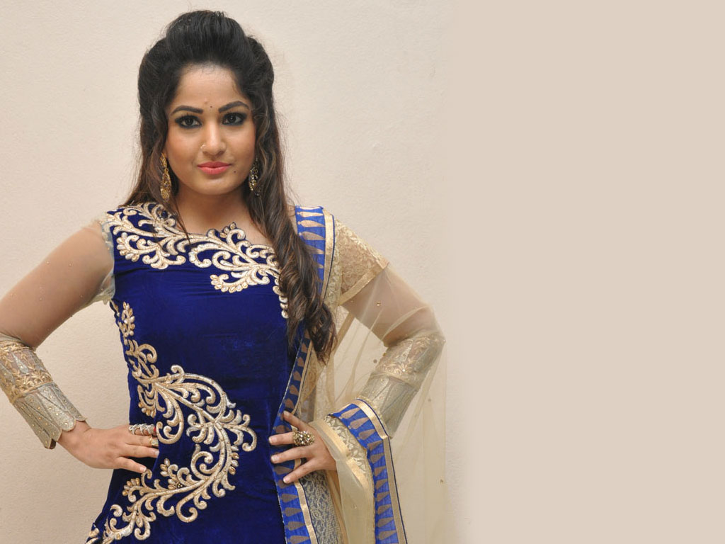 Madhavi Latha Wallpapers