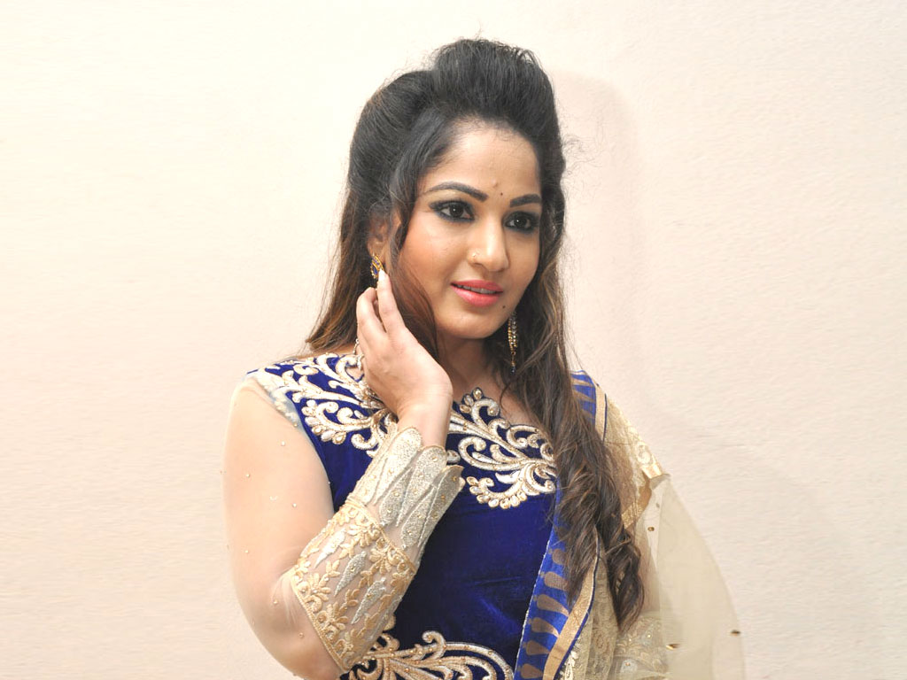 Madhavi Latha Wallpapers