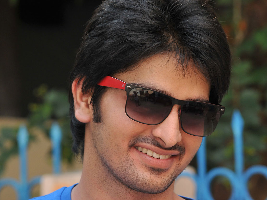 Nee Jathaleka Wallpapers