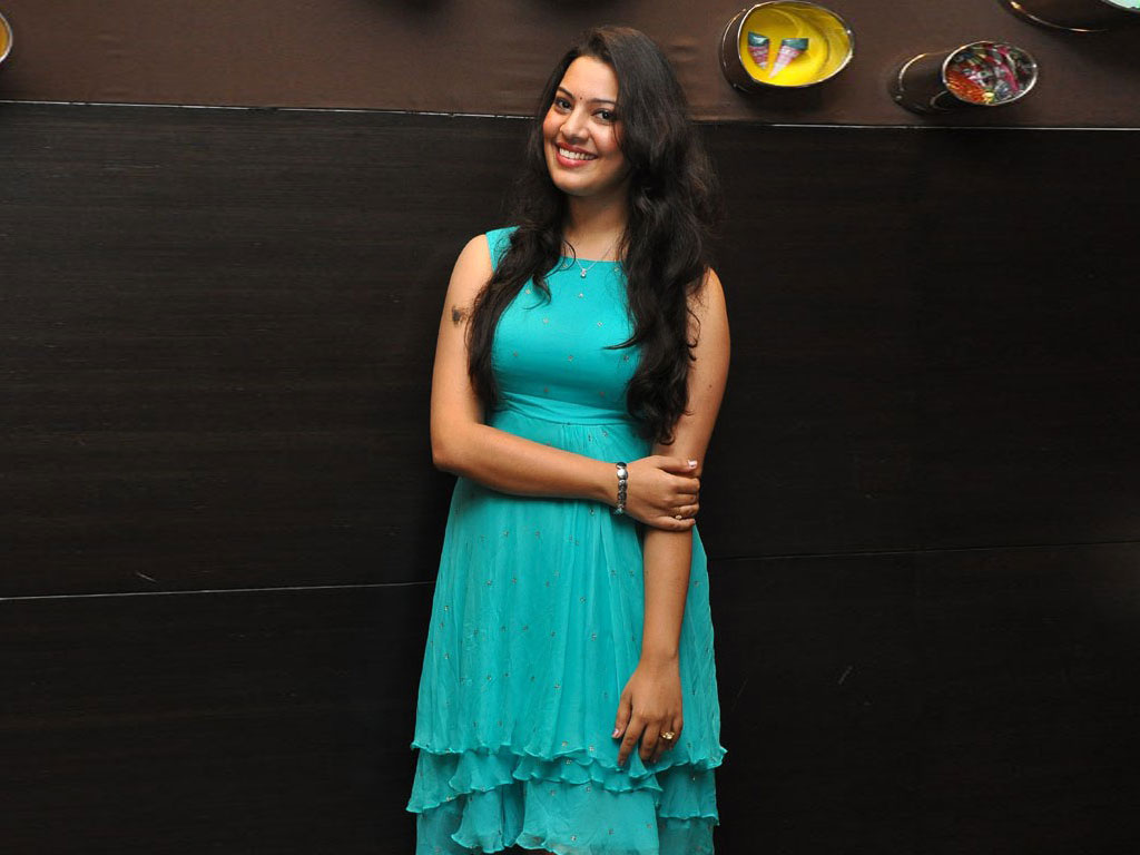 Geetha Madhuri Wallpapers