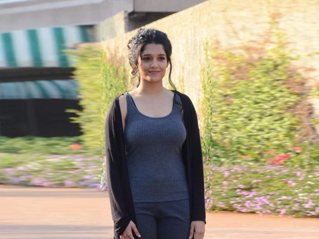 Ritika Singh Wallpapers
