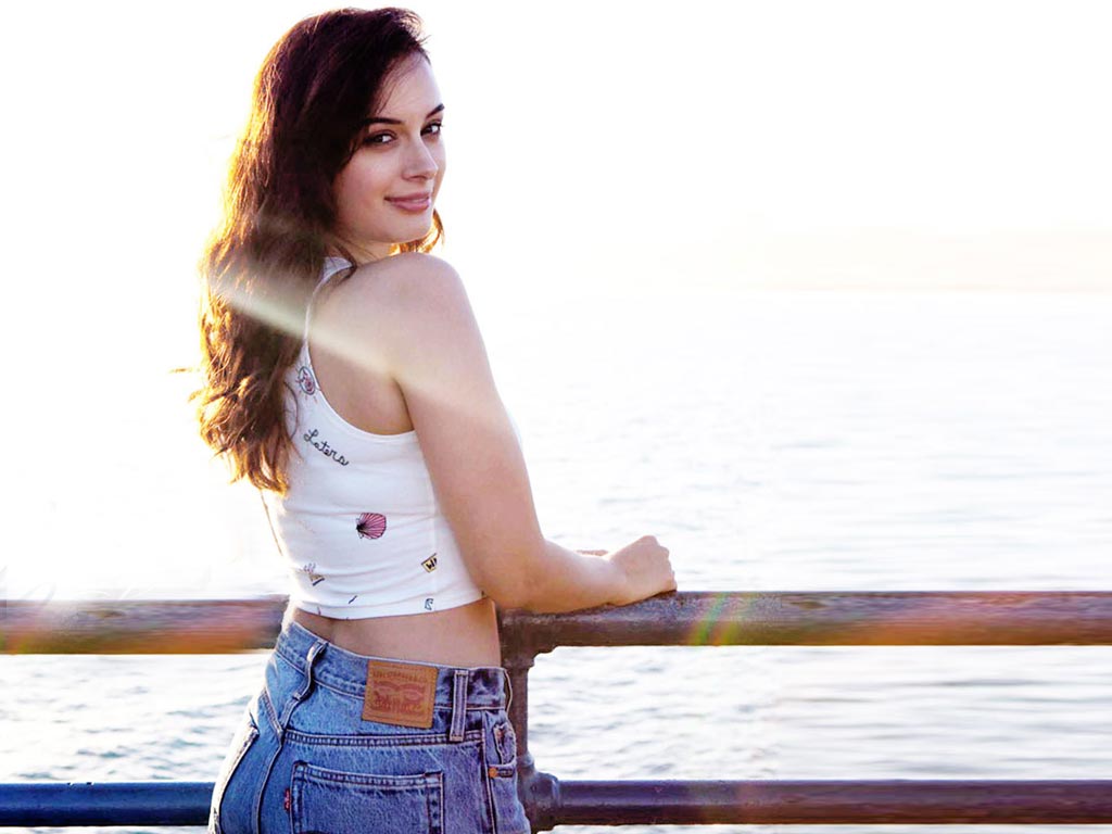 Evelyn Sharma Wallpapers