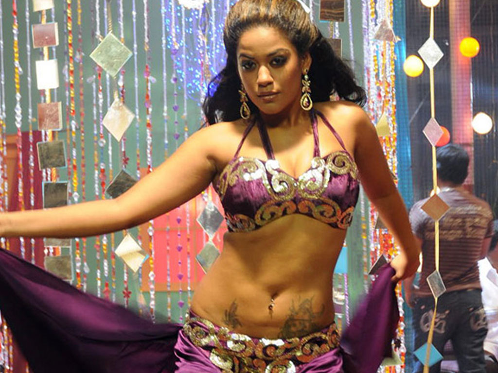Mumaith Khan Wallpapers