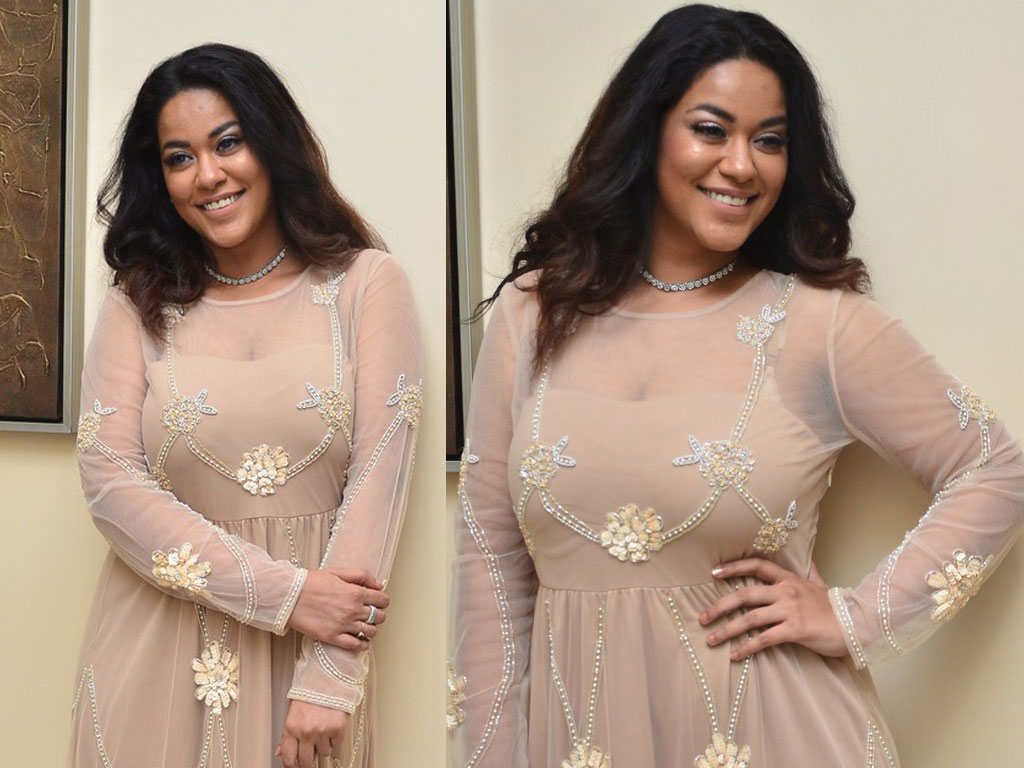 Mumaith Khan Wallpapers