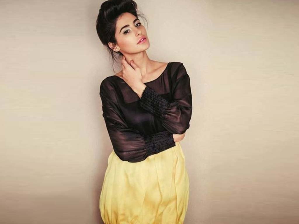 Nargis Fakhri Wallpapers