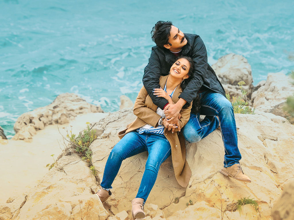 Agnyaathavaasi Wallpapers