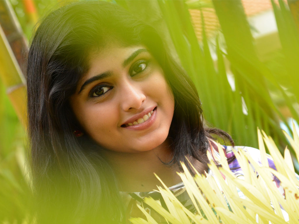 Ashwaria Ullas Wallpapers