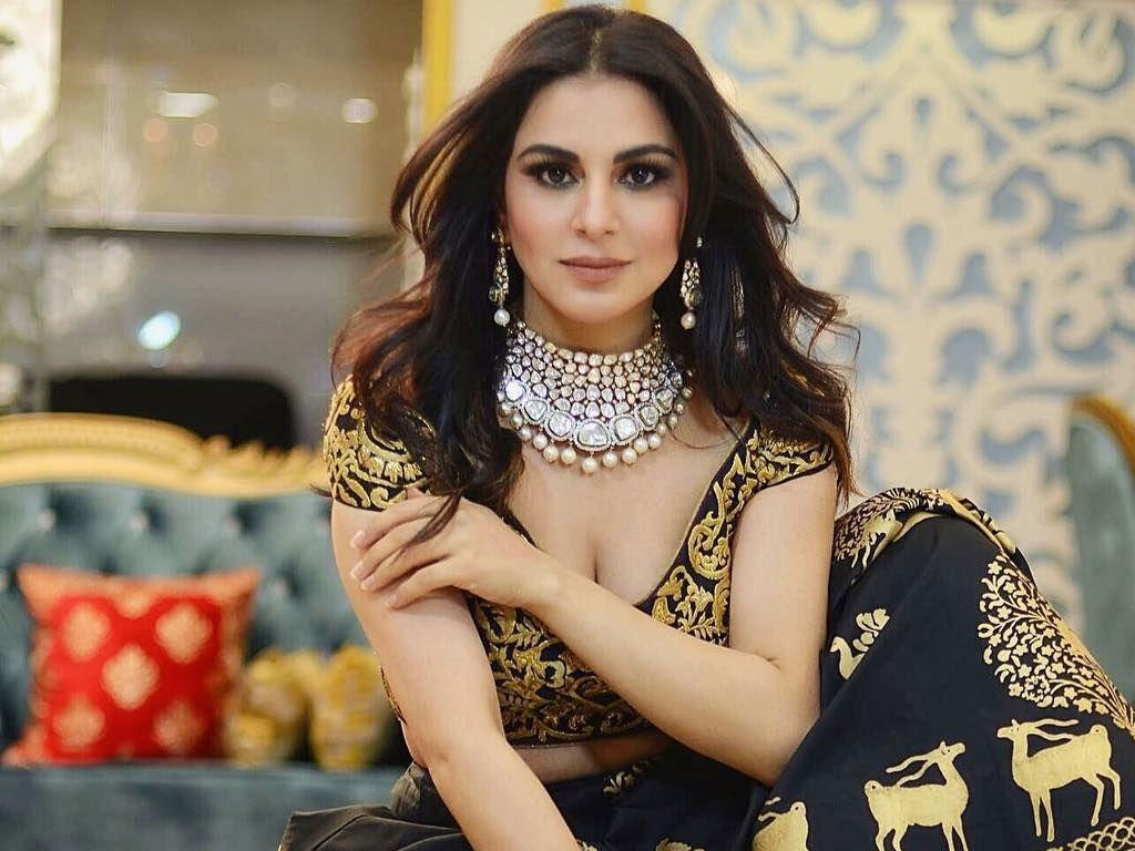 Shraddha Arya Wallpapers