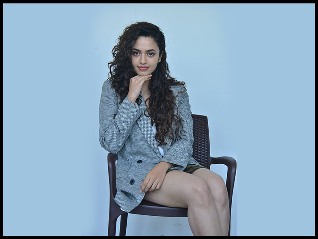 Malavika Nair Wallpapers