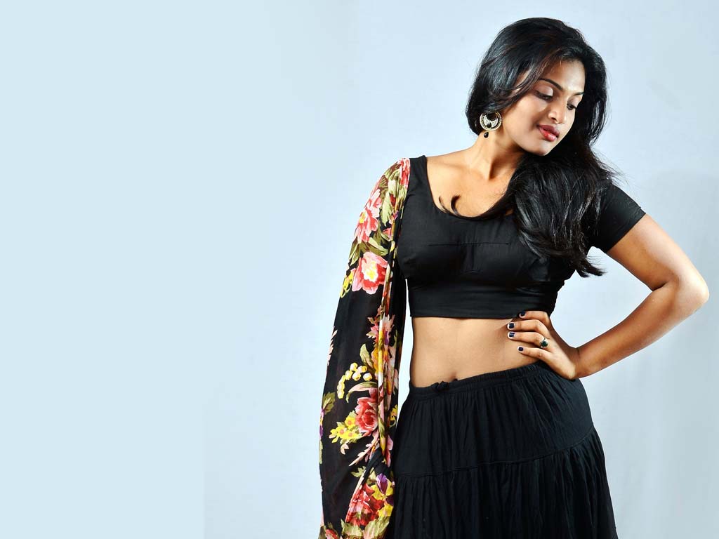 Meenakshi (Tamil Actress) Wallpapers