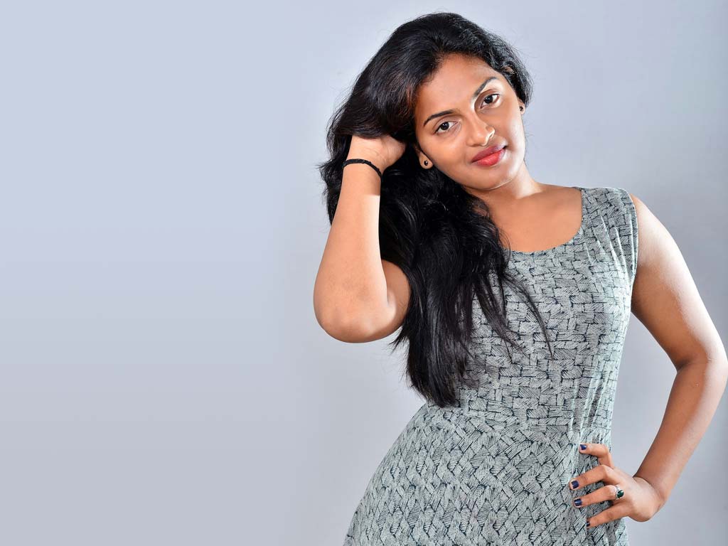 Meenakshi (Tamil Actress) Wallpapers