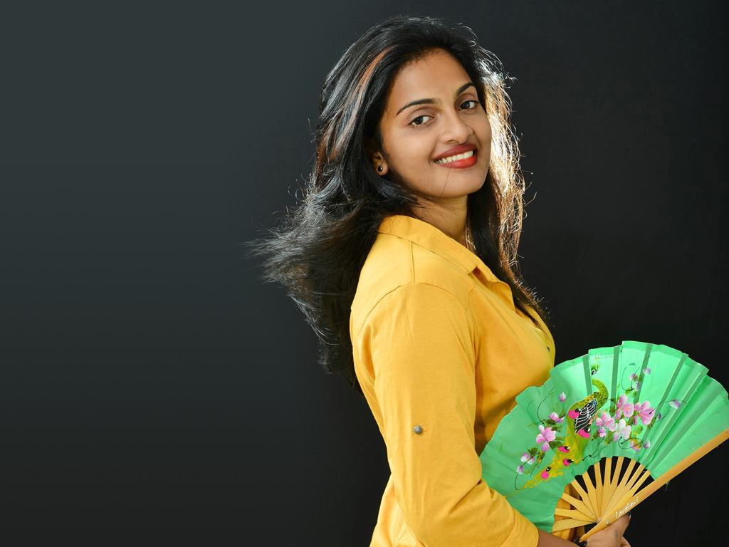 Meenakshi (Tamil Actress) Wallpapers