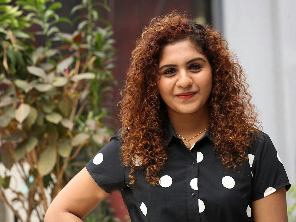 Noorin Shereef Wallpapers