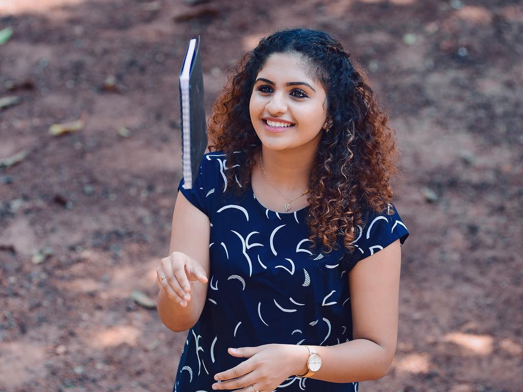 Noorin Shereef Wallpapers