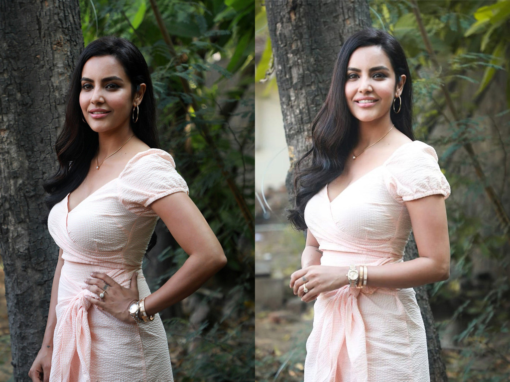 Priya Anand Wallpapers