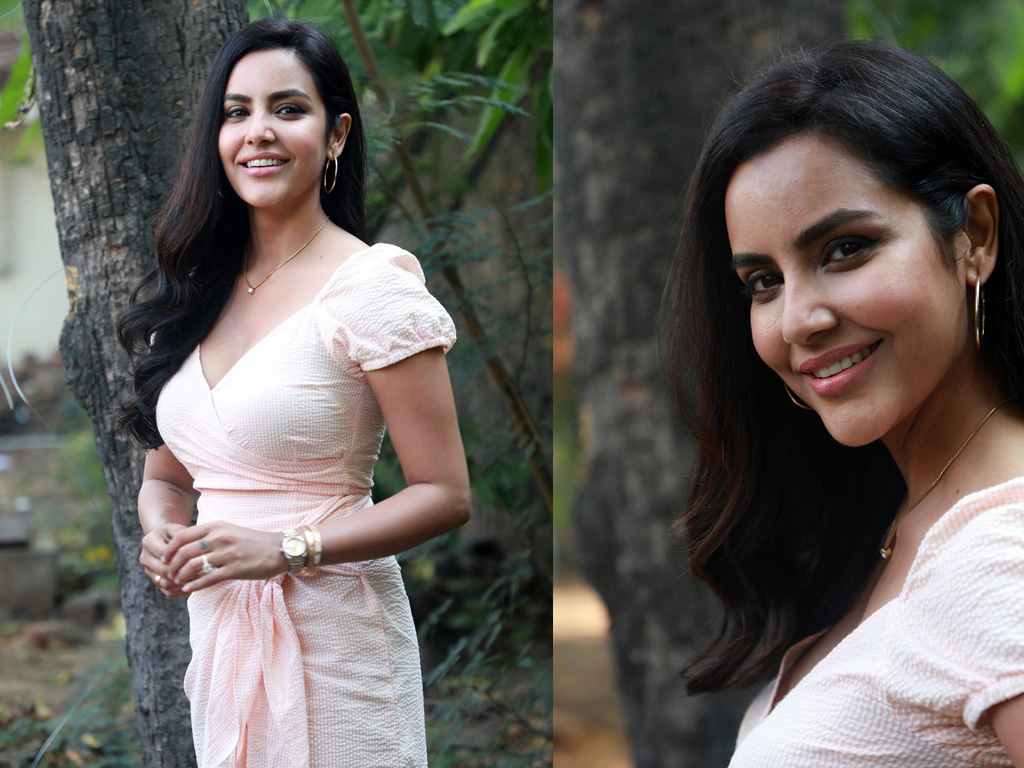 Priya Anand Wallpapers