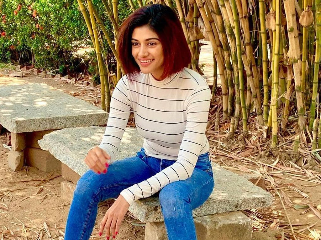 Oviya Helen Wallpapers