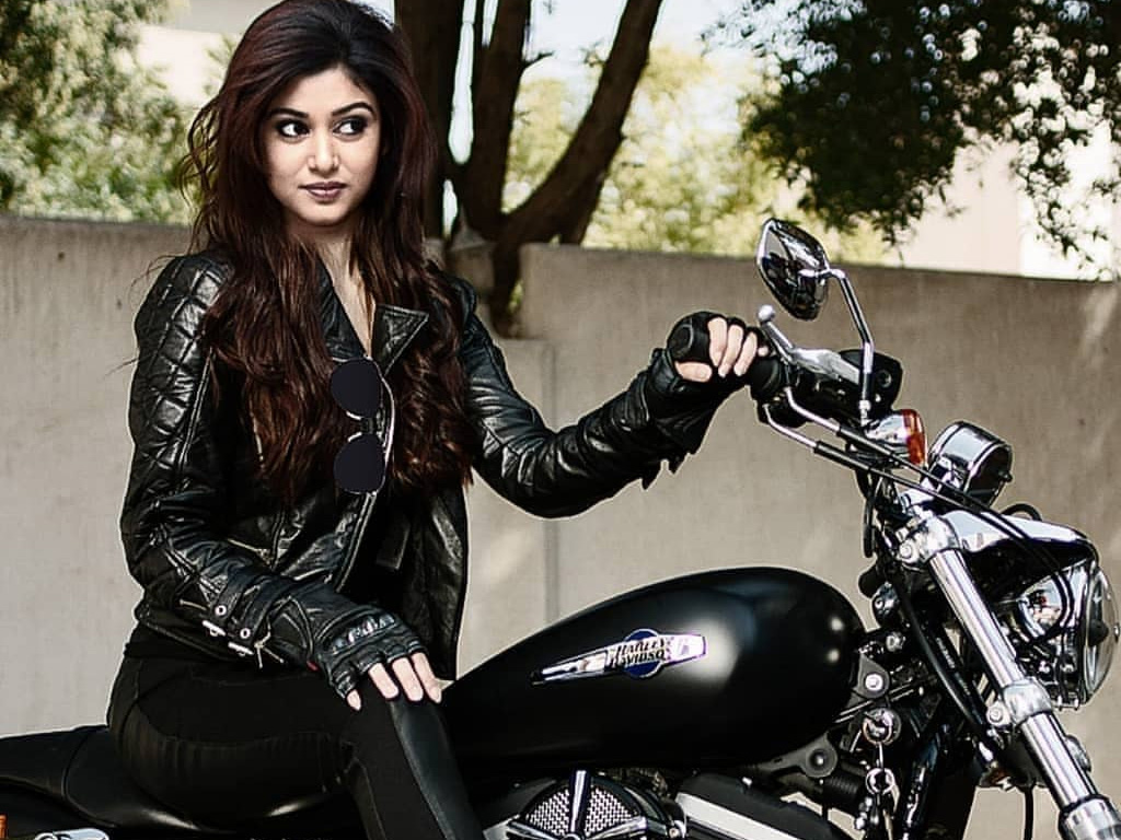 Oviya Helen Wallpapers