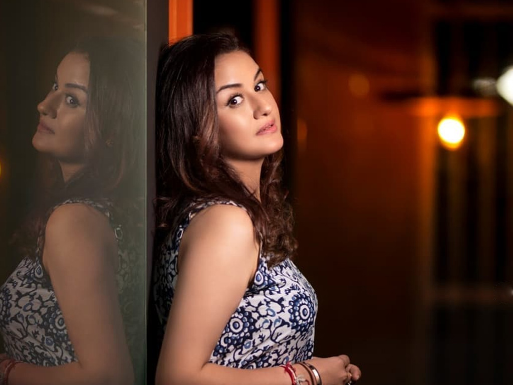 Sonia Agarwal Wallpapers