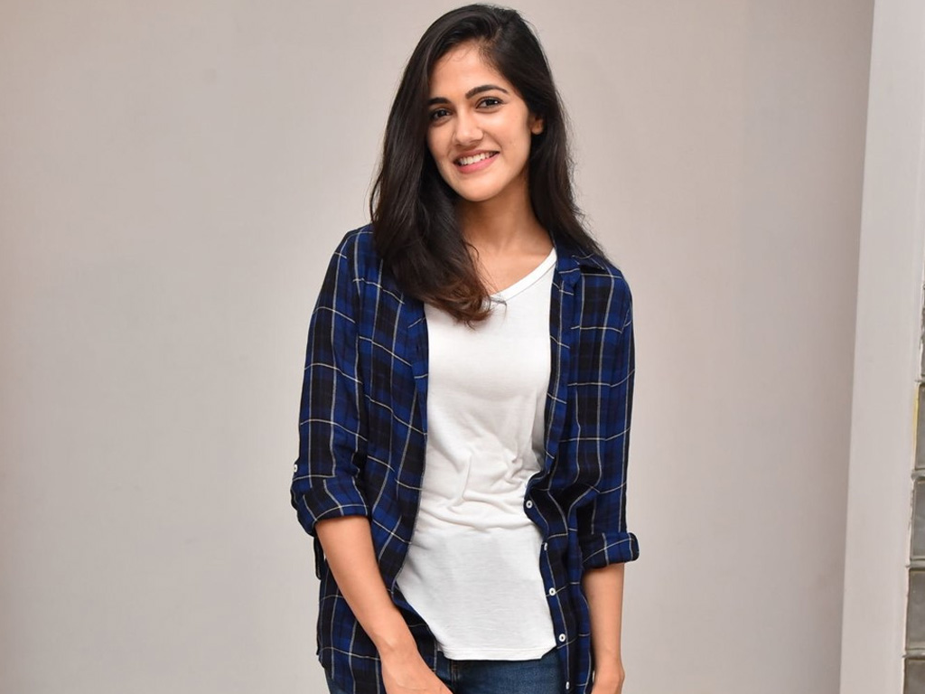 Simran Choudhary Wallpapers