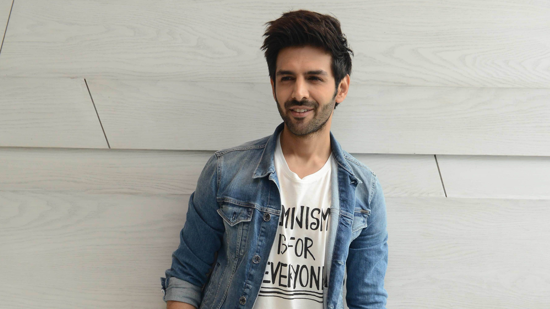 Kartik Aaryan Wallpapers
