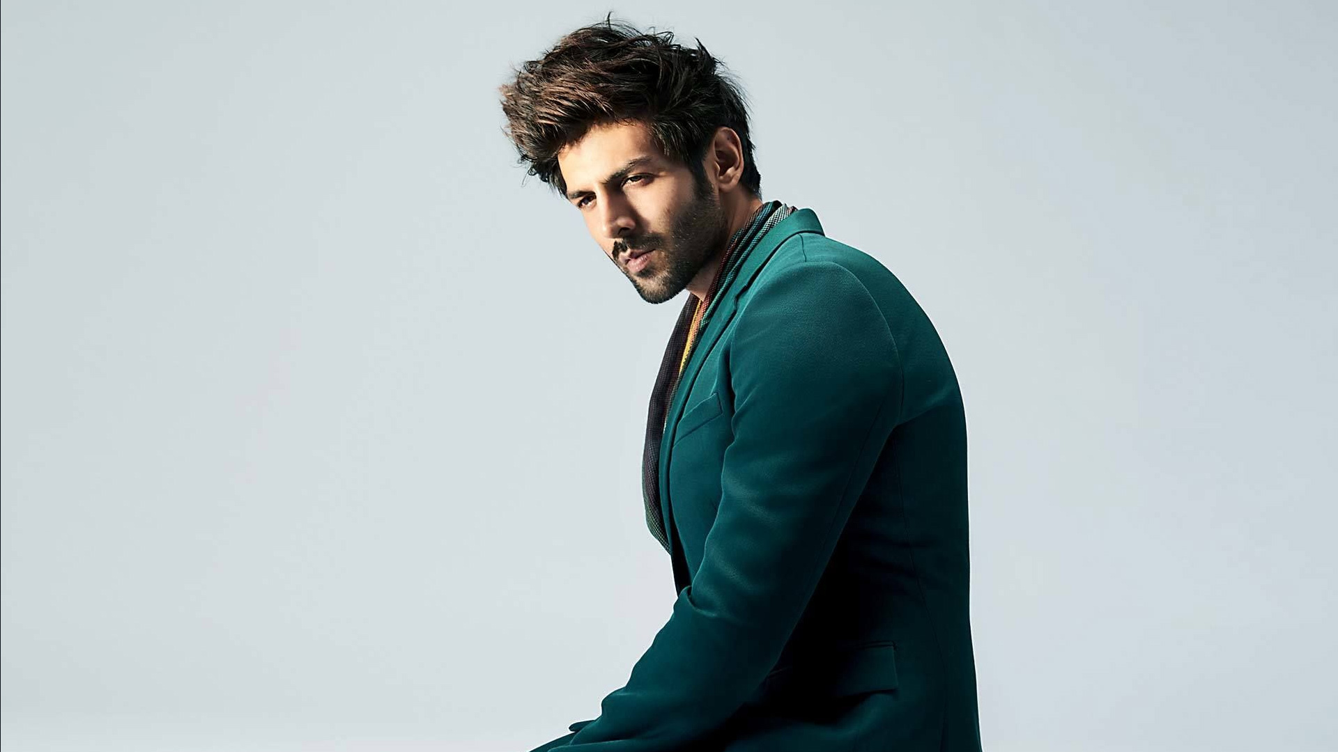 Kartik Aaryan Wallpapers