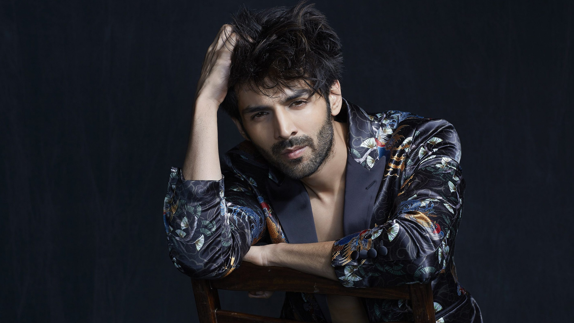 Kartik Aaryan Wallpapers