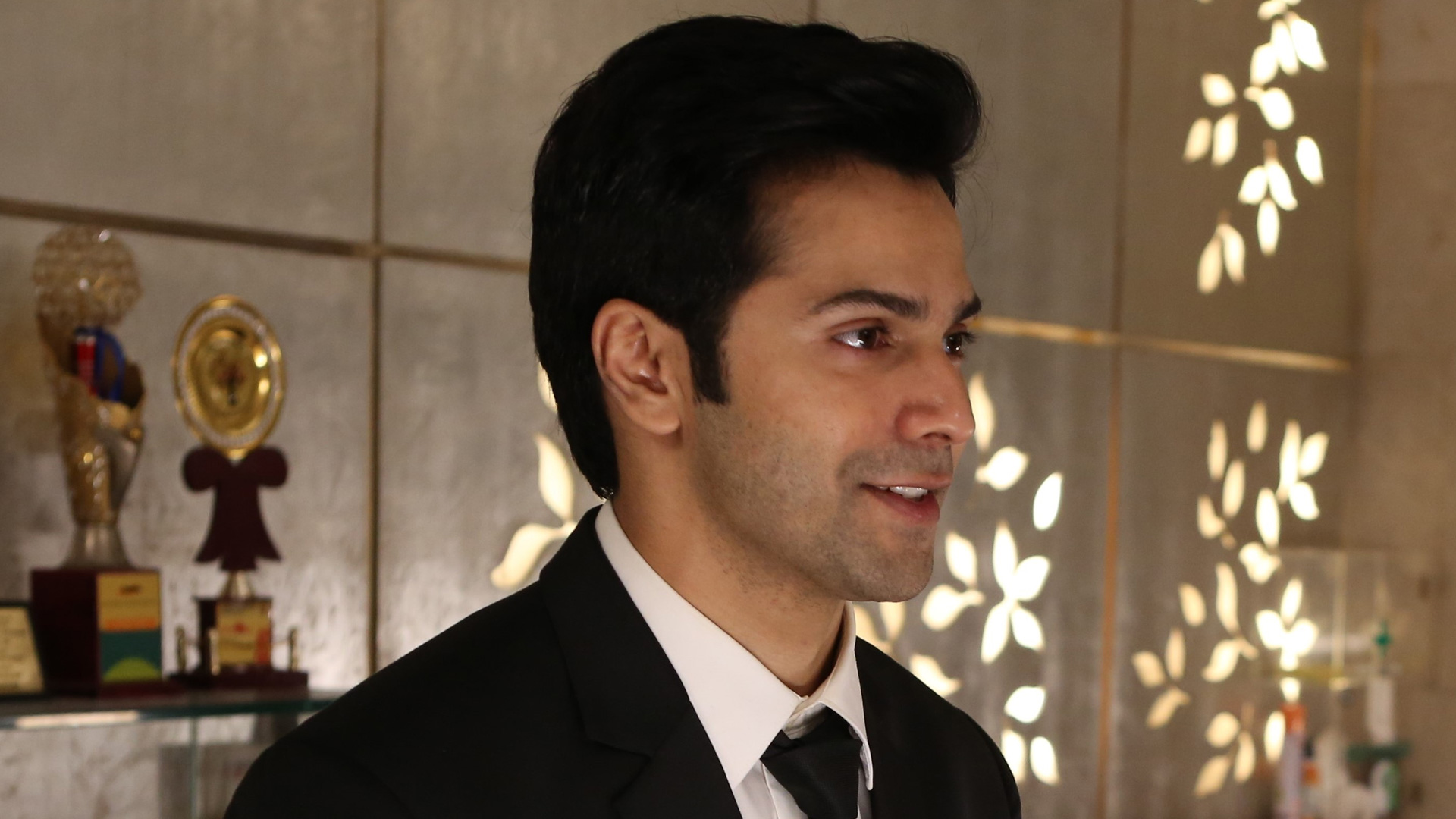 Varun Dhawan Wallpapers