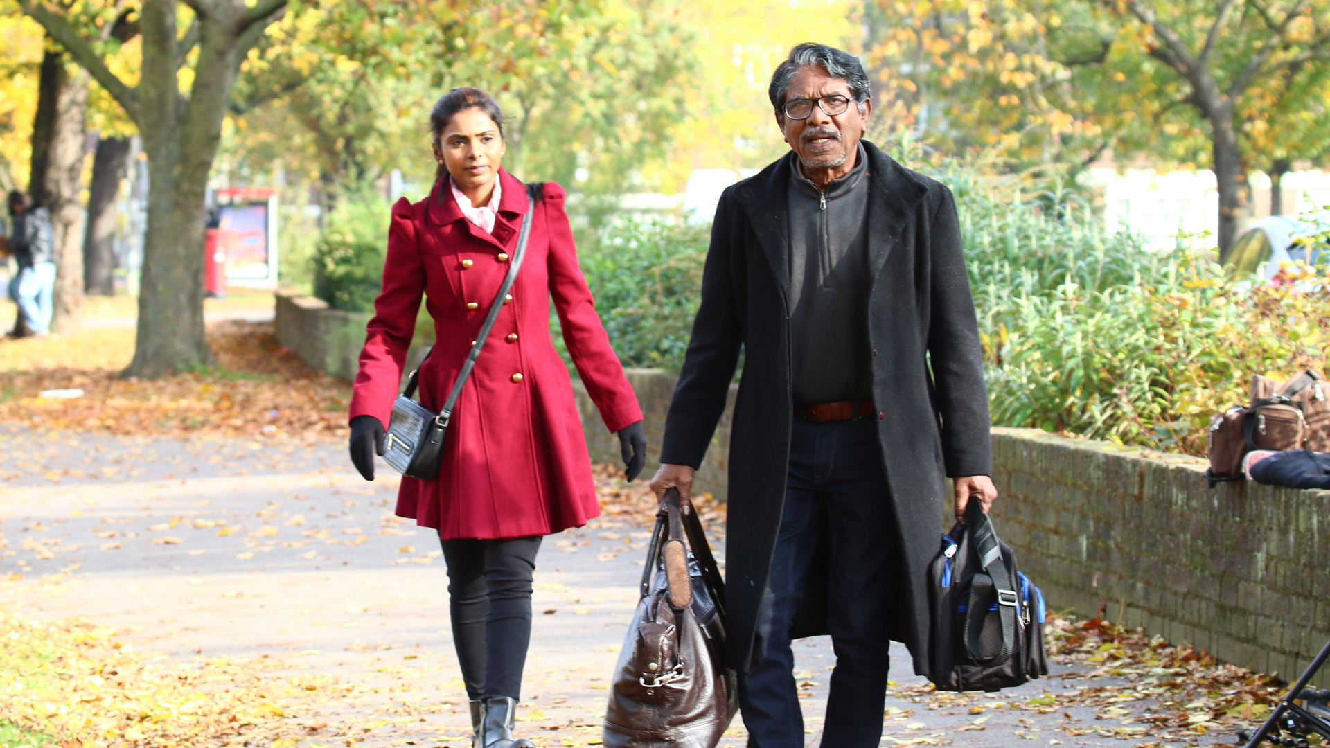 Meendum Oru Mariyathai Wallpapers