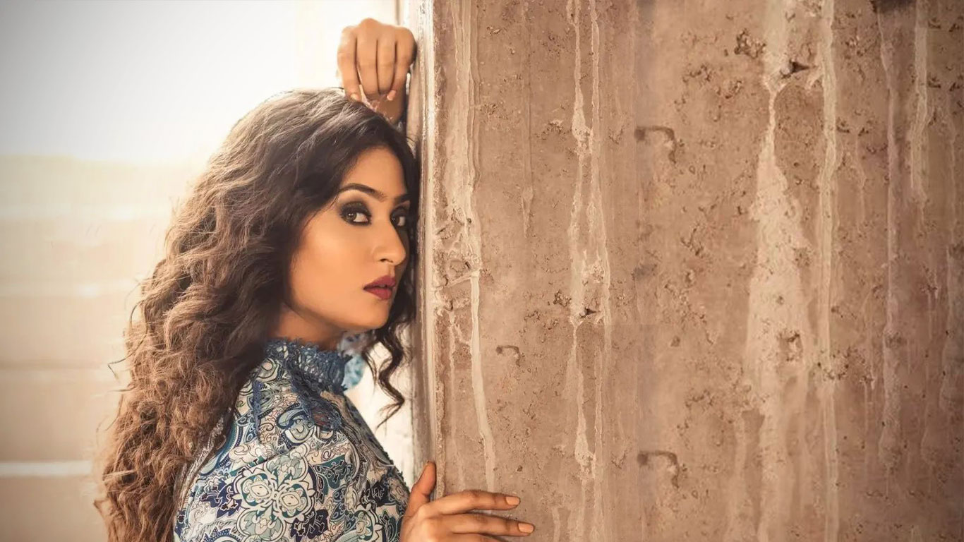 Amrutha Iyengar Wallpapers