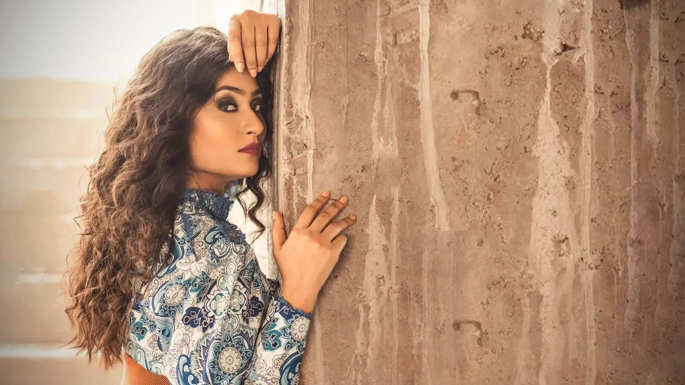 Amrutha Iyengar Wallpapers