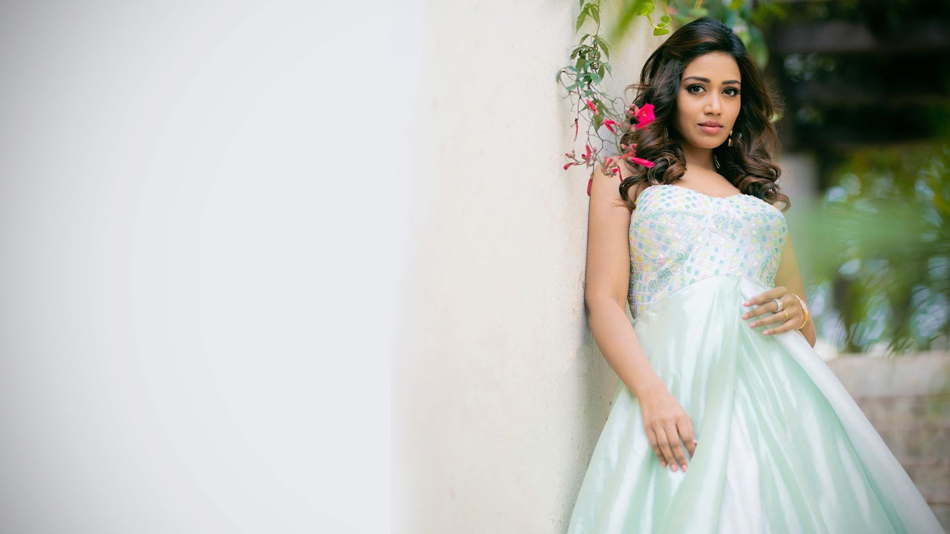 Nivetha Pethuraj Wallpapers
